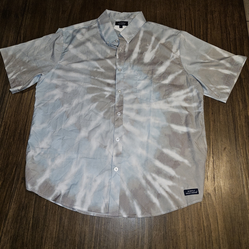 Simply Southern Men's Pale Blue and White Tie-Dye Button Down Shirt
